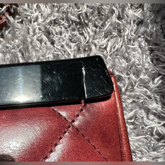 Preowned - CHANEL
Glazed Calfskin Quilted Small CC Delivery Tote Burgundy - Picture 15 of 16